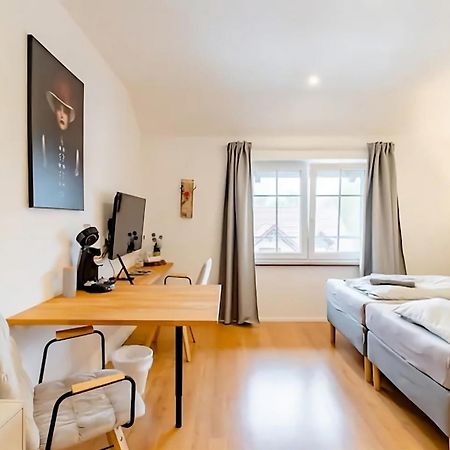 Komfortables Doppelzimmer In Kehl Goldscheuer - 1A Guesthouse Exteriör bild