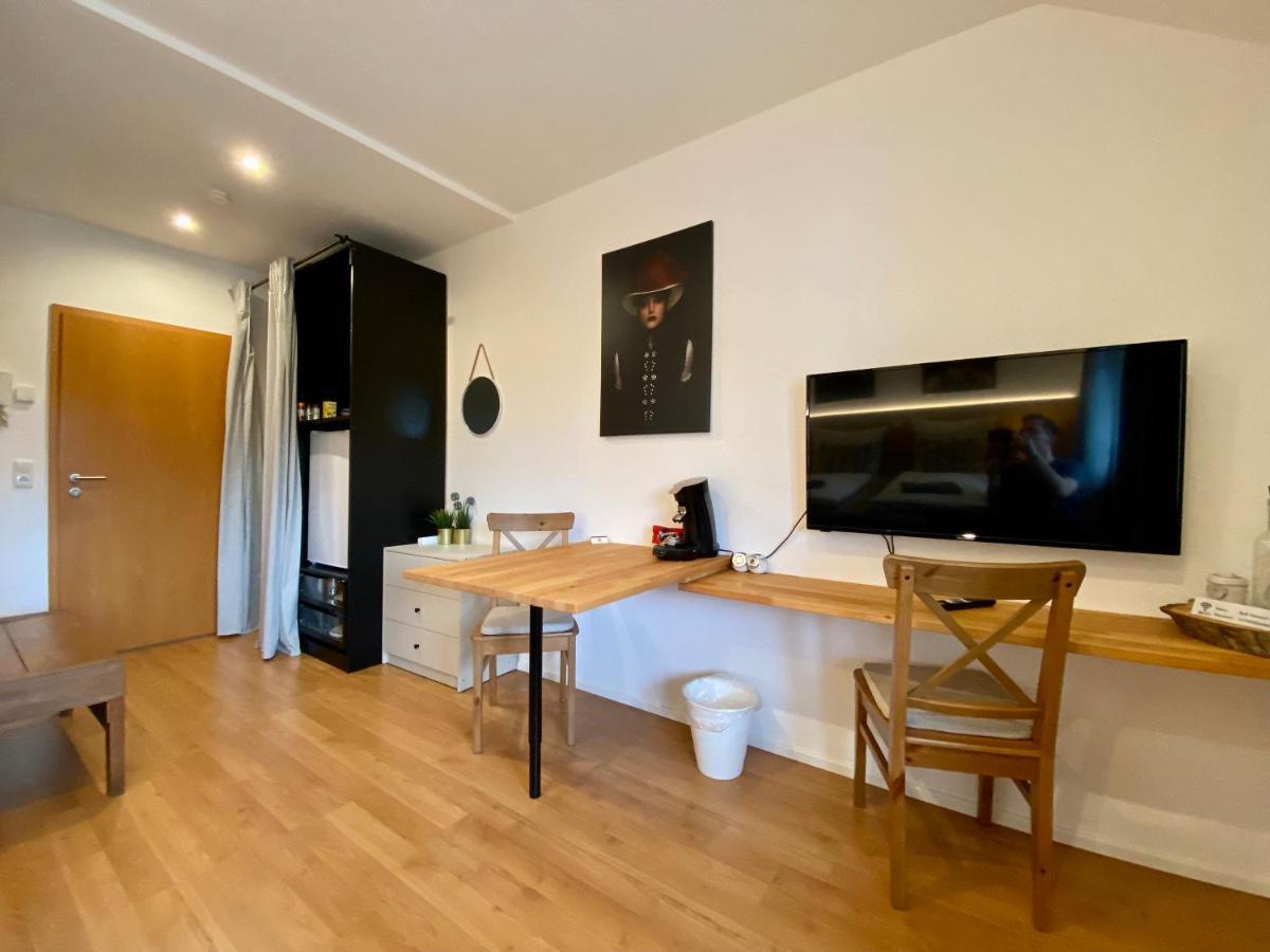Komfortables Doppelzimmer In Kehl Goldscheuer - 1A Guesthouse Exteriör bild