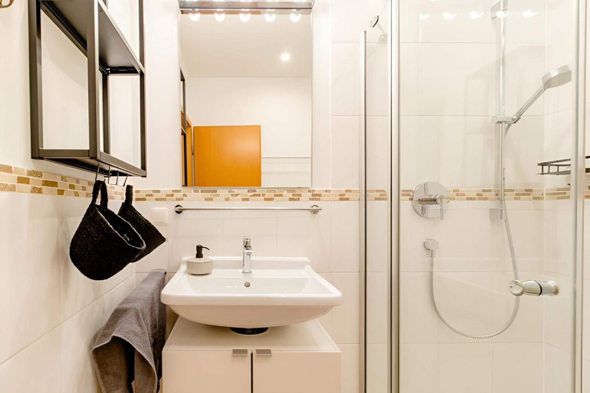 Komfortables Doppelzimmer In Kehl Goldscheuer - 1A Guesthouse Exteriör bild